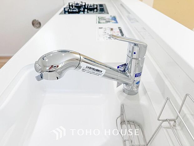 浄水と原水をボタン一つで切り替えられる浄水器一体型水洗。近年主流になりつつある人気の設備です。