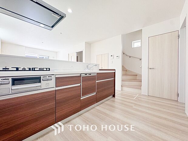 広々としたキッチンスペースで快適に作業ができると、毎日のお料理もより一層楽しく取り組めそうですね。