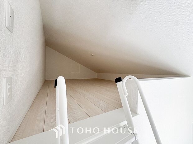 子供の頃に憧れたロフト。趣味の部屋としての活用以外にも収納や寝台として様々な使い方が出来そうですね。