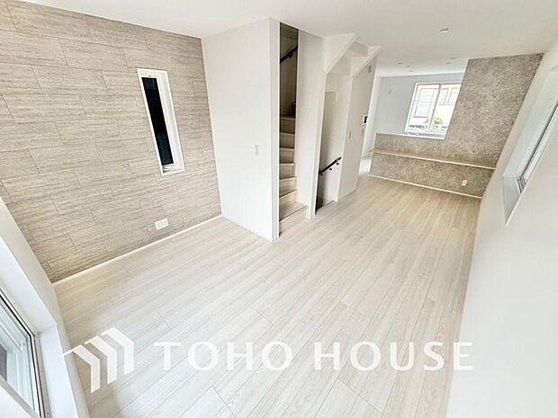 造りこんだ空間演出の妙が生み出す光と質のハーモニーはこの住宅のクオリティの良さを実感させてくれます。