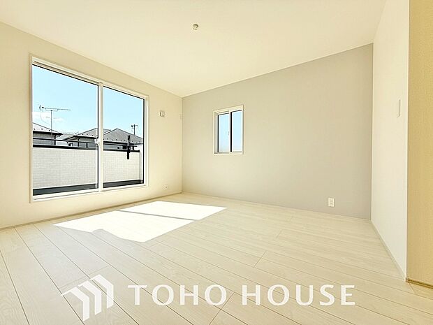 白を基調とした室内は、明るい住空間を造り出すだけでなく、清潔感をもたらしてくれます。