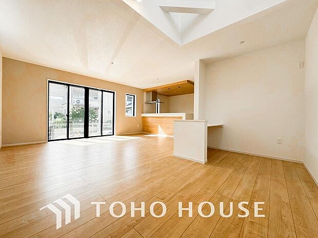 造りこんだ空間演出の妙が生み出す光と質のハーモニーはこの住宅のクオリティの良さを実感させてくれます。