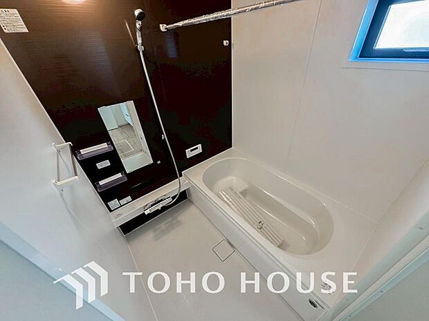 心地よいバスタイムを演出する浴室はゆとりあるサイズを採用。