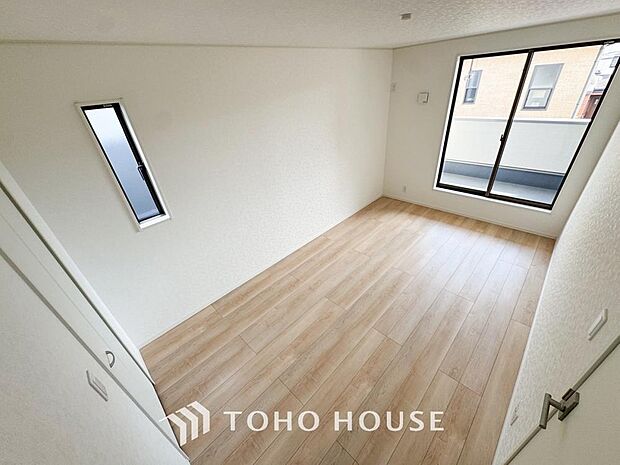 白を基調とした室内は、明るい住空間を造り出すだけでなく、清潔感をもたらしてくれます。