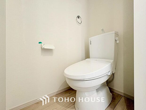 清潔な空間であって頂けますように、目に留まるだけではなく、汚れをふき取り易いフロアと壁紙をチョイス。