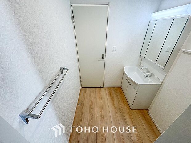 平日の朝であっても、落ち着きとくつろぎを感じられる空間。気持ちよく身だしなみを整えられます。