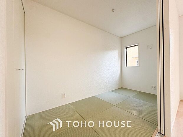 快適な光を取り入れ、心地よい風を取り入れます。心と体をゆったりと安らげる寝室。