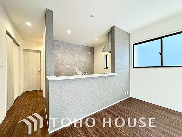 広々としたキッチンスペースで快適に作業ができると、毎日のお料理もより一層楽しく取り組めそうですね。