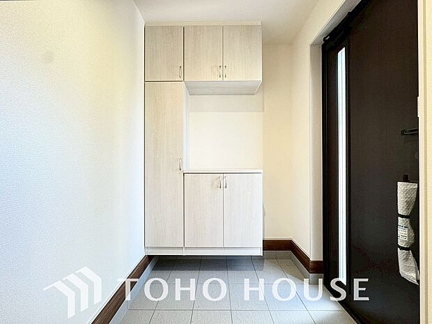 毎日みんなを見送り、そして迎え入れる場所だから。帰りたくなる家をテーマに設計した、自慢の玄関です。