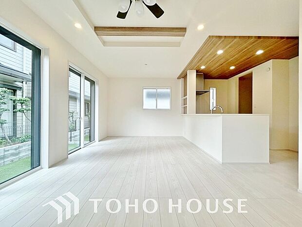 空気感という居心地の良いBGMは、暮らしのステージを彩り、心からのやすらぎと満足感を与えてくれます。