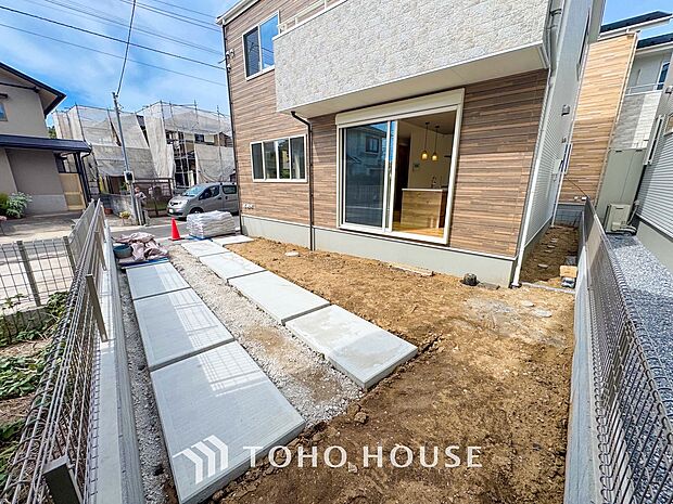 日当たりも良く、家庭菜園や植栽を育てるのに適したお庭はこれからの生活に緑という癒しを与えてくれます。