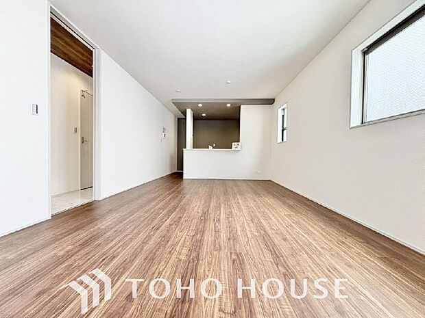 作り手の「気持ちの良いリビングでお過ごししていただきたい」という思いを感じさせます。