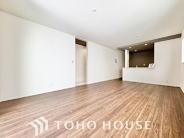 家は、ただ生活する場ではなく、笑顔の毎日、安らぎの日々のために、暮らしを愉しく、快適にする場所。