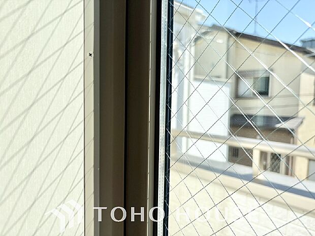 複層ガラスは結露を抑えたり、遮音にも効果を発揮します。