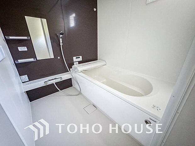 一日の疲れを癒すための心地よいバスタイムを演出する浴室はゆとりあるサイズを採用。