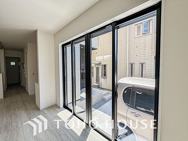 複層ガラスは結露を抑えたり、遮音にも効果を発揮します。