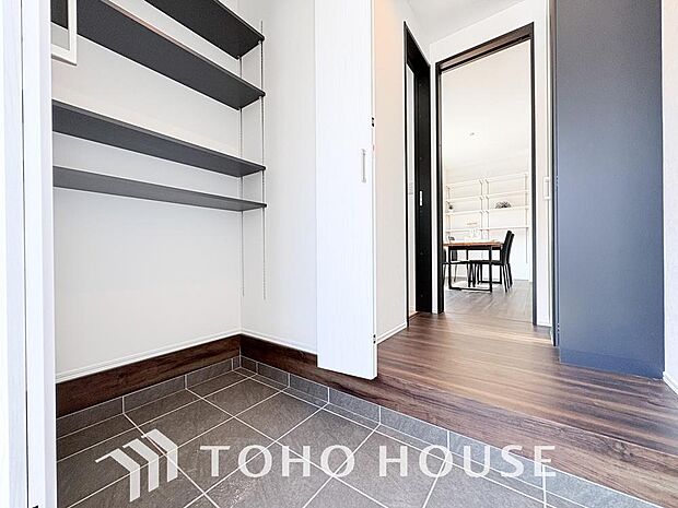 清潔感が溢れ、訪れる者すべてを「安らぎ」と「充実」で包み込みます。