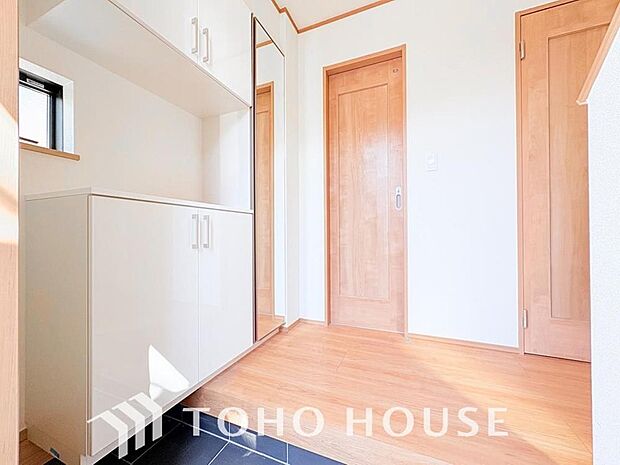 ダウンライトを使用しお洒落に演出。帰りたくなる家をテーマに設計。いつも「人」と「家」の間に・・・。