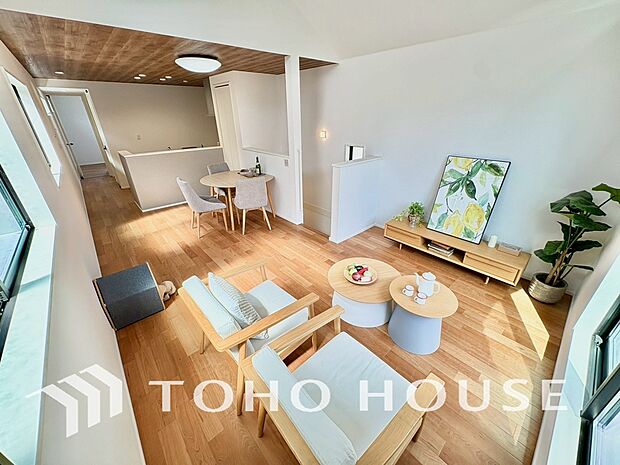 家は、ただ生活する場ではなく、笑顔の毎日、安らぎの日々のために、暮らしを愉しく、快適にする場所。