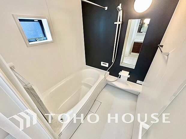 心地よいバスタイムを演出する浴室はゆとりあるサイズを採用。