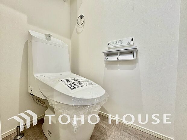 十分な広さと清潔感のあるカラーで纏まったおトイレ。時間に余裕とゆとりを持たせます。