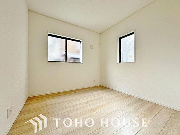 お子様の心と身体を見守る子供部屋として、小さな自立心を育むお部屋作りを見越してご覧下さい。