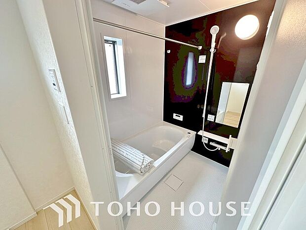 心地よいバスタイムを演出する浴室はゆとりあるサイズを採用。