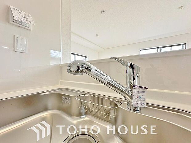 浄水と原水をボタン一つで切り替えられる浄水器一体型水洗。近年主流になりつつある人気の設備です。