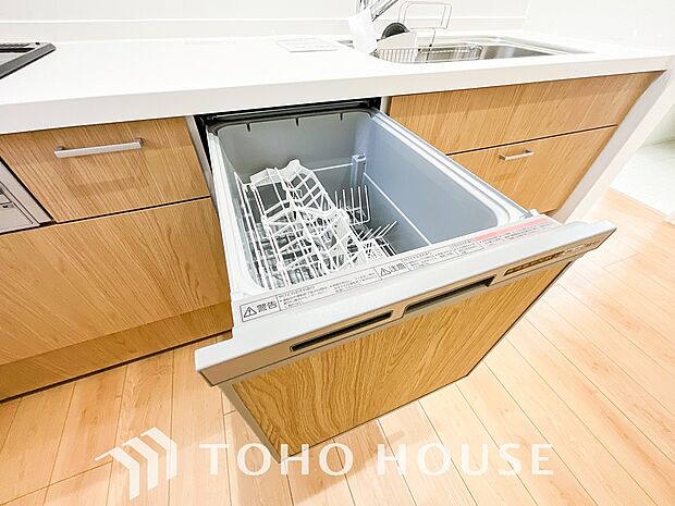 高温水や高圧水流を使う事で効率よく食器洗浄できます。殺菌効果も高いので哺乳瓶等を洗う際にも便利です。