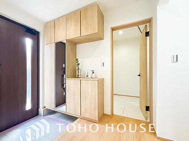 ダウンライトを使用しお洒落に演出。帰りたくなる家をテーマに設計。いつも「人」と「家」の間に・・・。