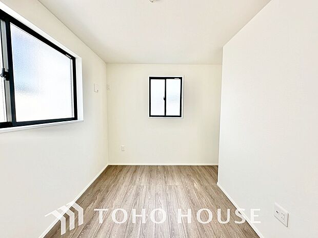 白を基調とした室内は、明るい住空間を造り出すだけでなく、清潔感をもたらしてくれます。