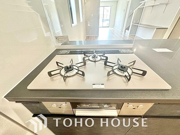 毎日料理をする、料理が好き、家族が多くて量を作る必要がある、等の方々にとっては必須の3口コンロ。