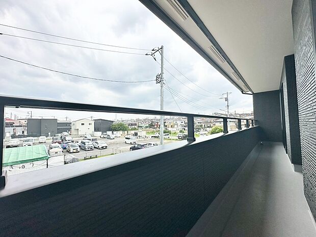 太陽に愛された邸は、陽当り、通風に優れた魅力的で快適さを追求した邸宅です。