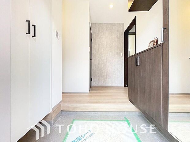 ダウンライトを使用しお洒落に演出。帰りたくなる家をテーマに設計。いつも「人」と「家」の間に・・・。