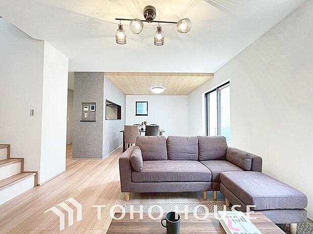 家は、ただ生活する場ではなく、笑顔の毎日、安らぎの日々のために、暮らしを愉しく、快適にする場所。