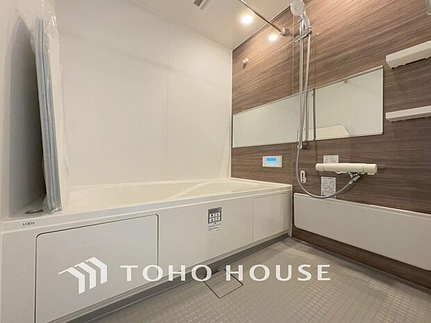 心地よいバスタイムを演出する浴室はゆとりあるサイズを採用。