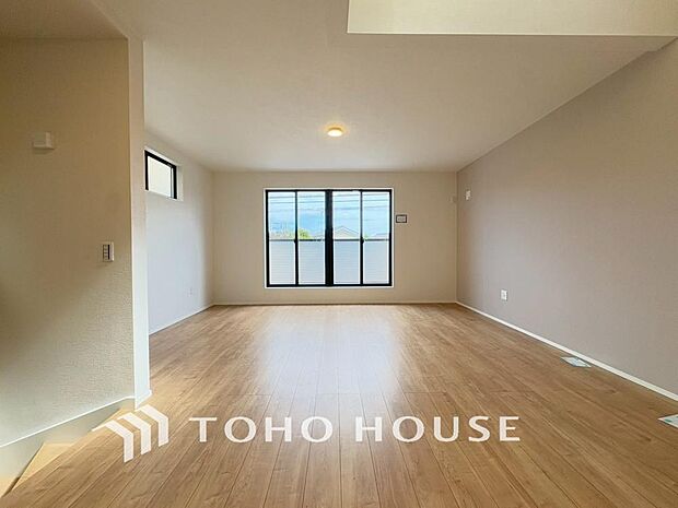 作り手の「気持ちの良いリビングでお過ごししていただきたい」という思いを感じさせます。