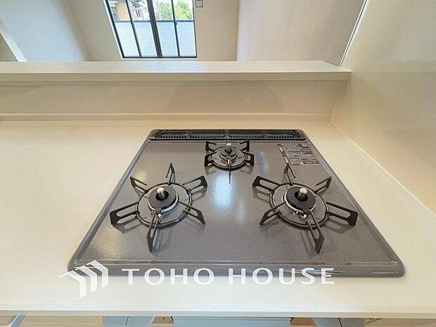 毎日料理をする、料理が好き、家族が多くて量を作る必要がある、等の方々にとっては必須の3口コンロ。