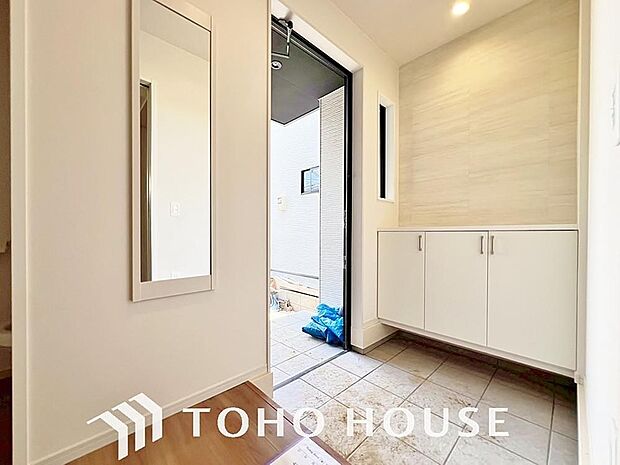 ダウンライトを使用しお洒落に演出。帰りたくなる家をテーマに設計。いつも「人」と「家」の間に・・・。