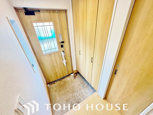 ゲストを招き、家族を迎える玄関は、ディスプレイや照明にこだわってみてはいかがでしょうか。