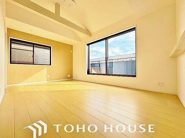 ホワイトナチュラルのテイストが、自然体で過ごせる心地良さ生み出しています。