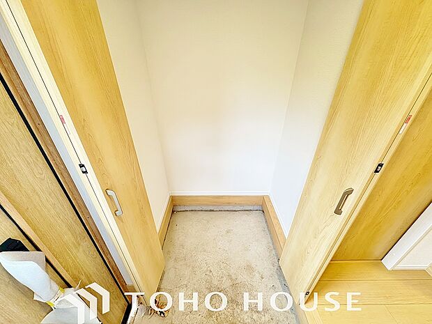 少しでも空いているスペースを収納にすることで、無駄のない空間を演出しております。