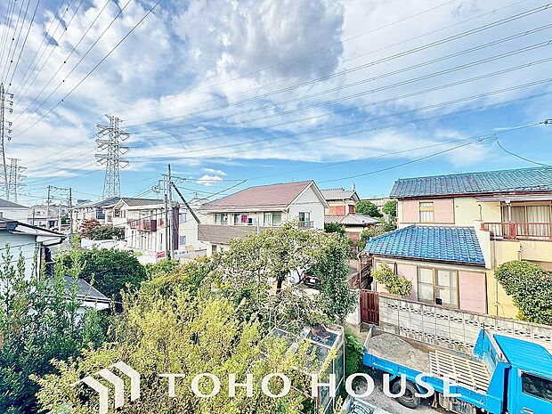 その豊かな眺望にふさわしい空間には、通風・採光にも優れ、心地よい光と風があふれています。