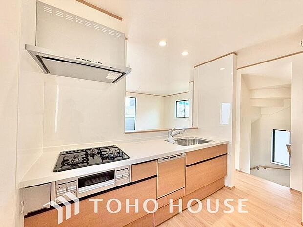 広々キッチンを採用。みんなで作った料理を召し上がりながらの会話は、どのような物になるのでしょうか。