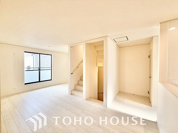 造りこんだ空間演出の妙が生み出す光と質のハーモニーはこの住宅のクオリティの良さを実感させてくれます。