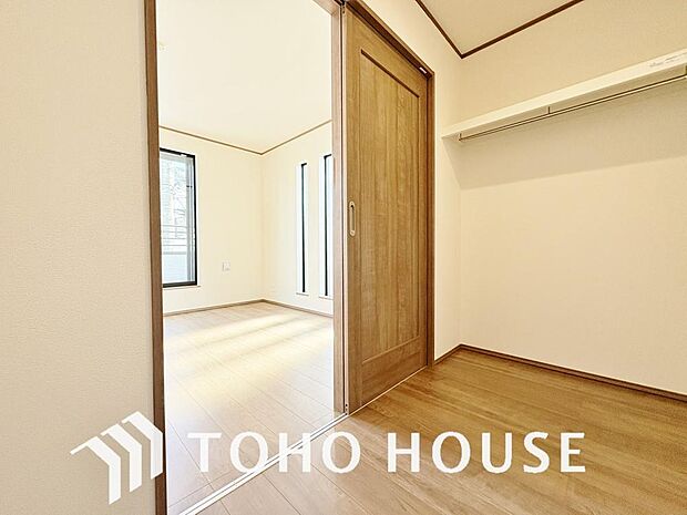 クローゼット完備のシンプルな空間です。お子様の成長と共に必要になる子供部屋にぴったりの間取りですね。