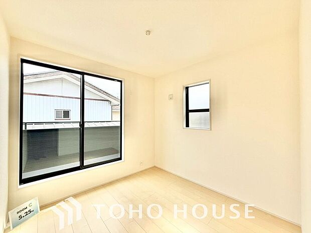 生活感を感じない空間では落ち着く事はできません。絶妙な雰囲気、配色、素材感を意識してコーディネート。