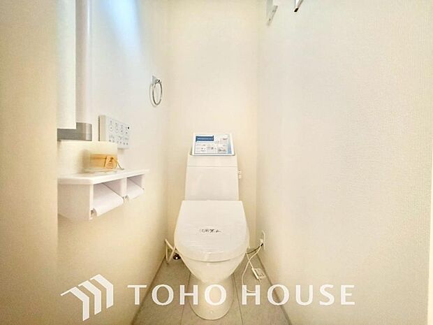 清潔な空間であって頂けますように、目に留まるだけではなく、汚れをふき取り易いフロアと壁紙をチョイス。