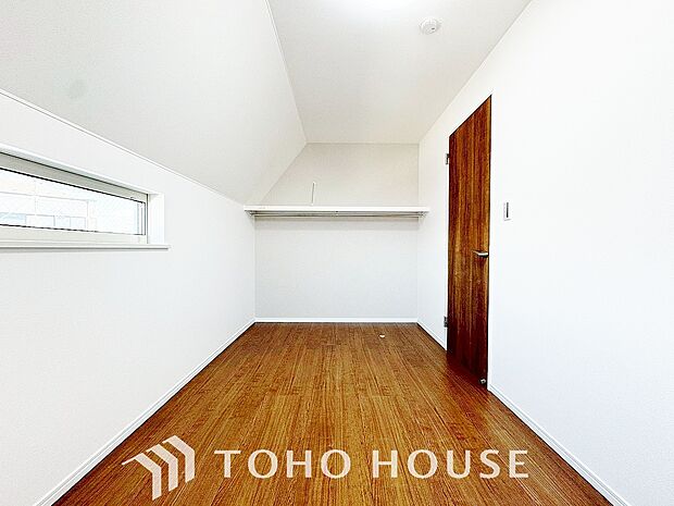 お子様の心と身体を見守る子供部屋として、小さな自立心を育むお部屋作りを見越してご覧下さい。