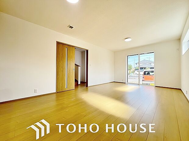 造りこんだ空間演出の妙が生み出す光と質のハーモニーはこの住宅のクオリティの良さを実感させてくれます。